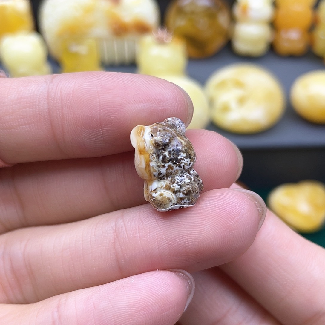 琥珀裸石未镶嵌蜜蜡