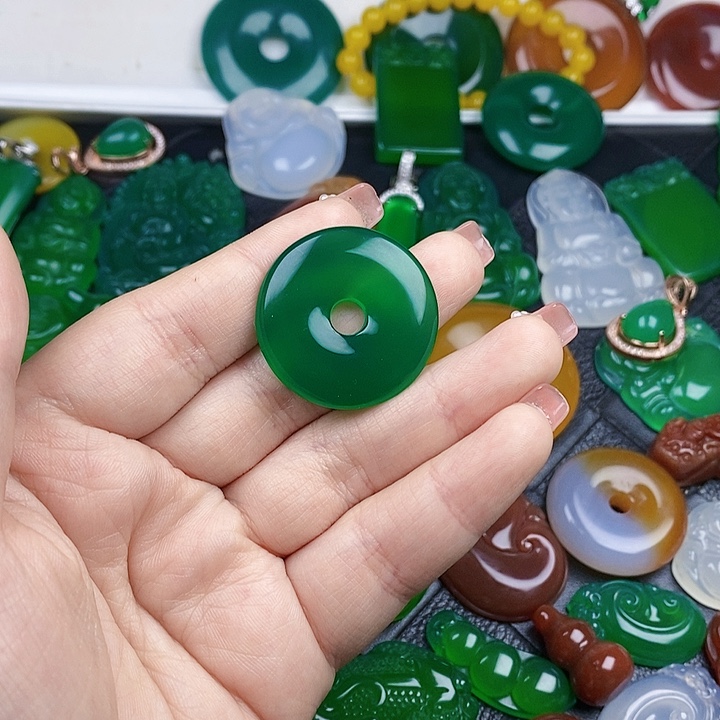 玛瑙/玉髓颈饰未镶嵌