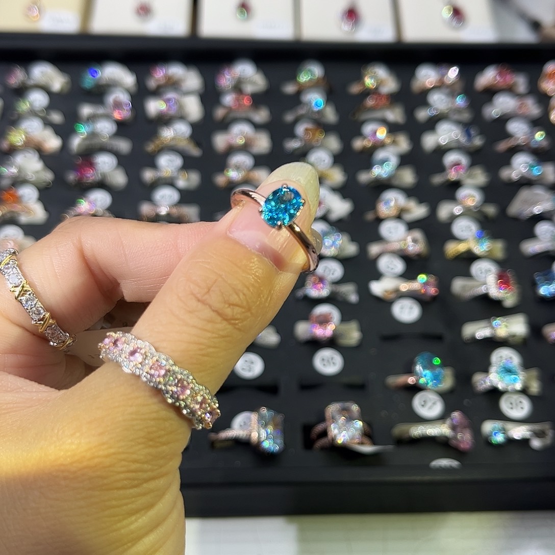 莫桑石非金属SH K枚光臂鸽子蛋一卡-9