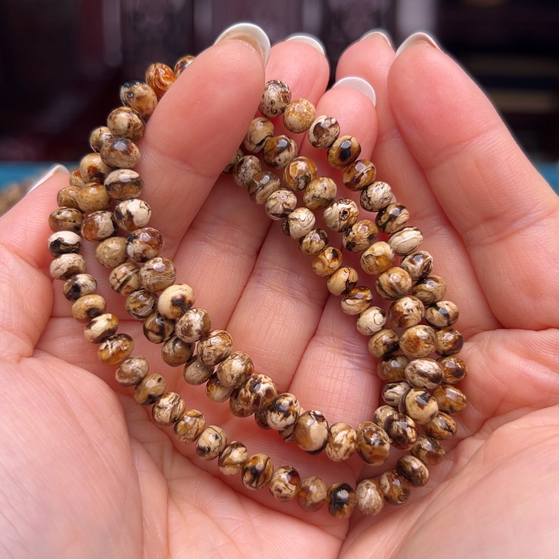 琥珀裸石未镶嵌抚顺琥珀20507。6m m