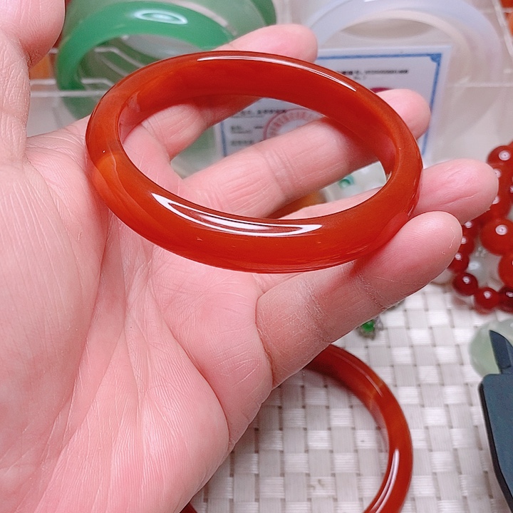 玛瑙/玉髓手镯未镶嵌