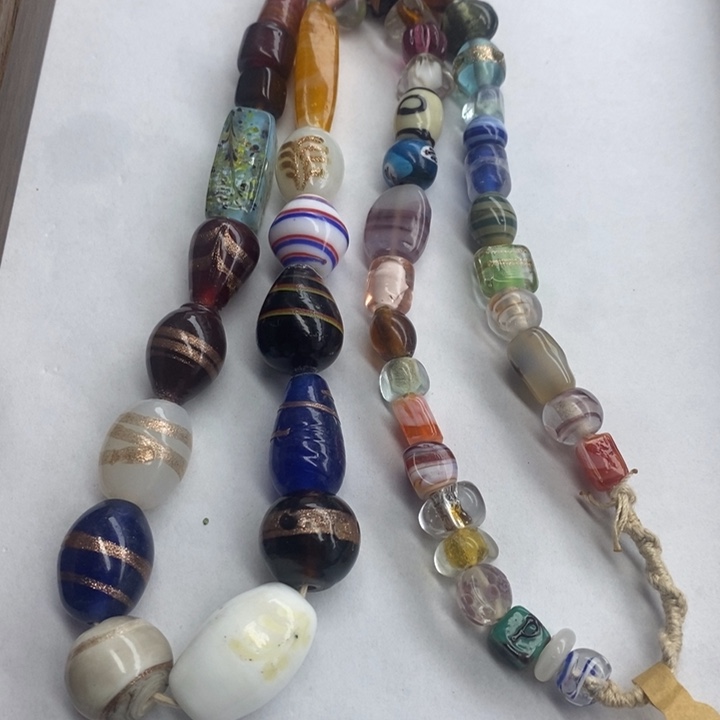 颈饰琉璃尼泊尔多宝 