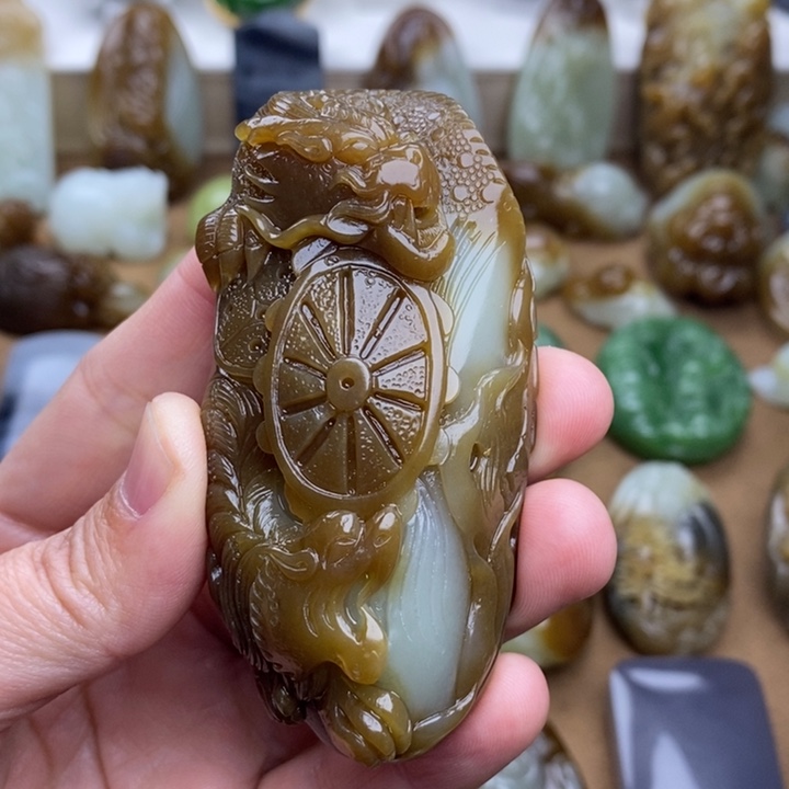 和田玉颈饰未镶嵌春*生