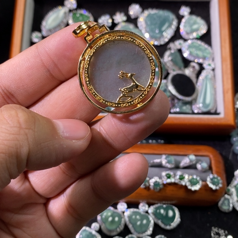 【闪购商品】翡翠颈饰未镶嵌天然