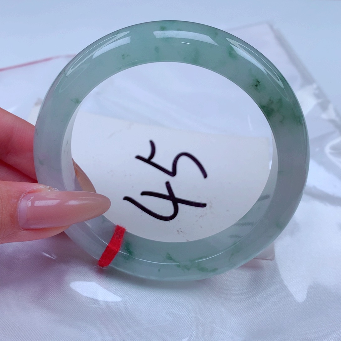 翡翠手镯未镶嵌翡翠57