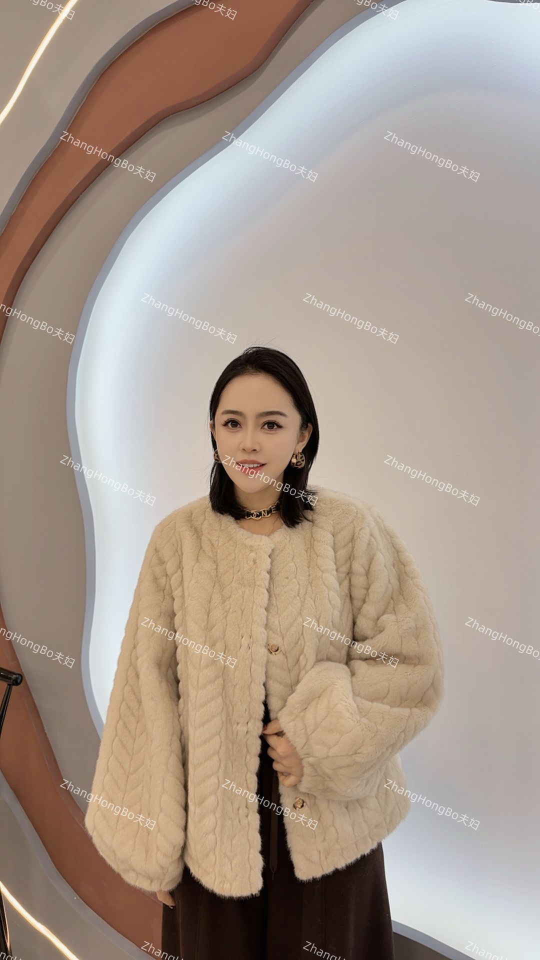 【张洪波夫妇】90255女士高奢潮流百搭上衣2511