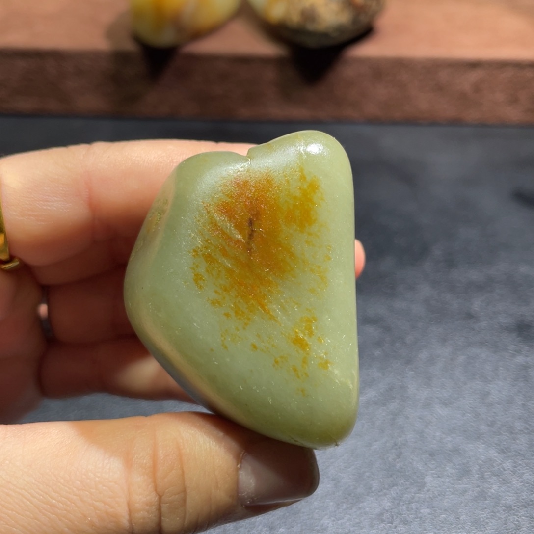 和田玉（子料）未镶嵌挂件124.2克