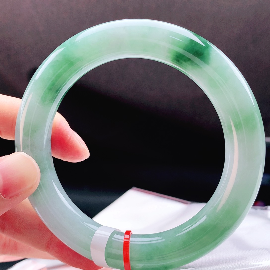 未镶嵌手镯（圆镯）翡翠57辣绿花