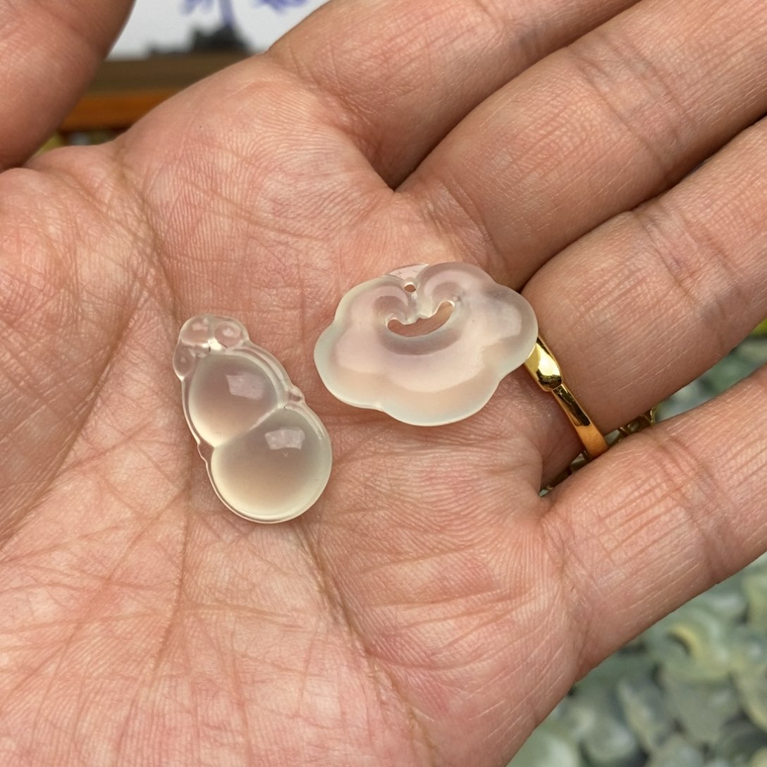 岫玉纯天然岫玉孤品瑕疵不退不换未镶嵌