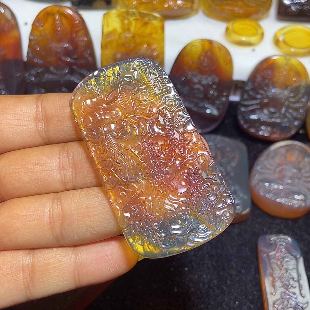 琥珀未镶嵌颈饰缅甸天然琥珀吊坠