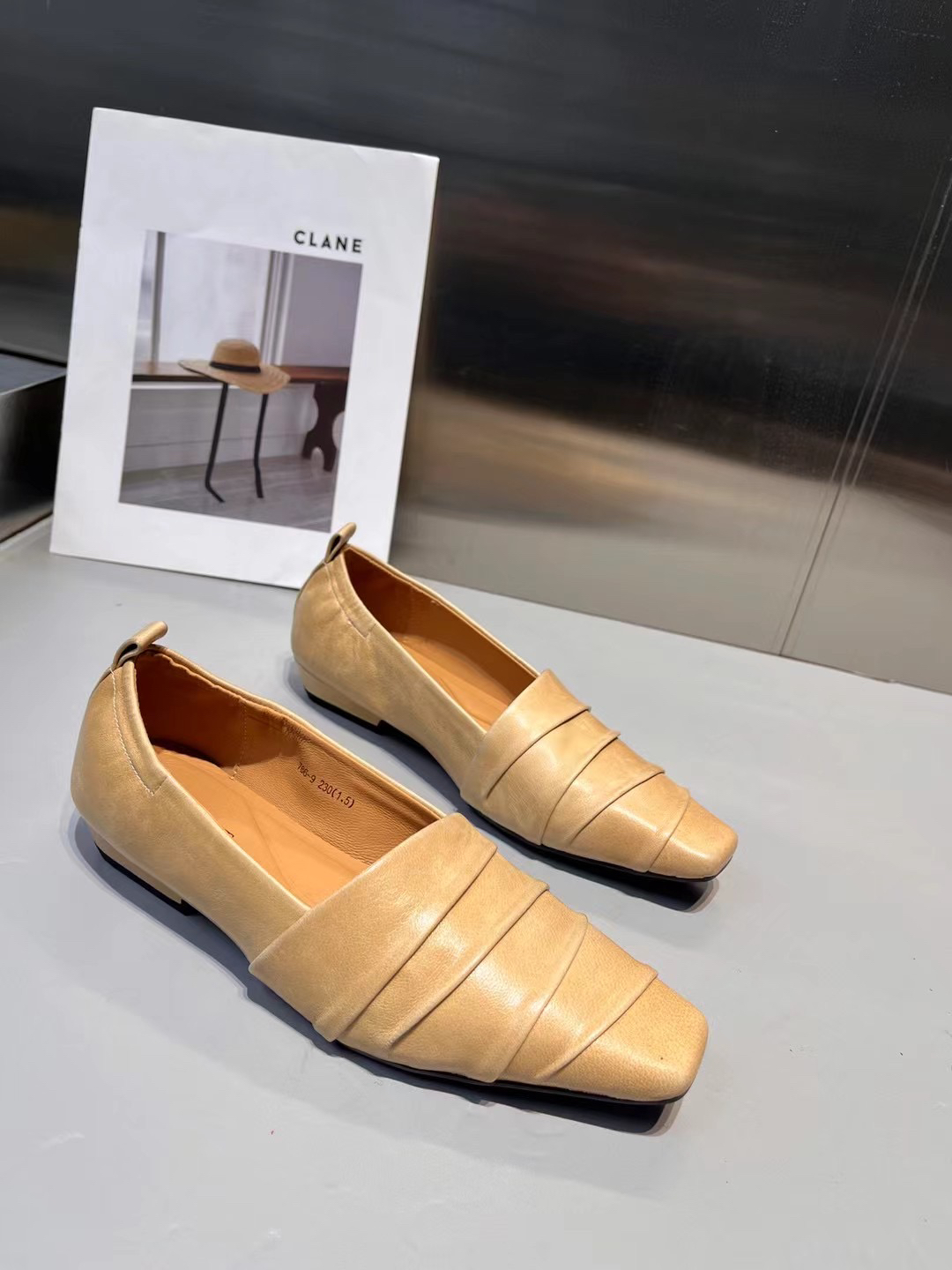 单鞋休闲车缝线女士褶皱方头平底鞋春季浅口女鞋乐福鞋