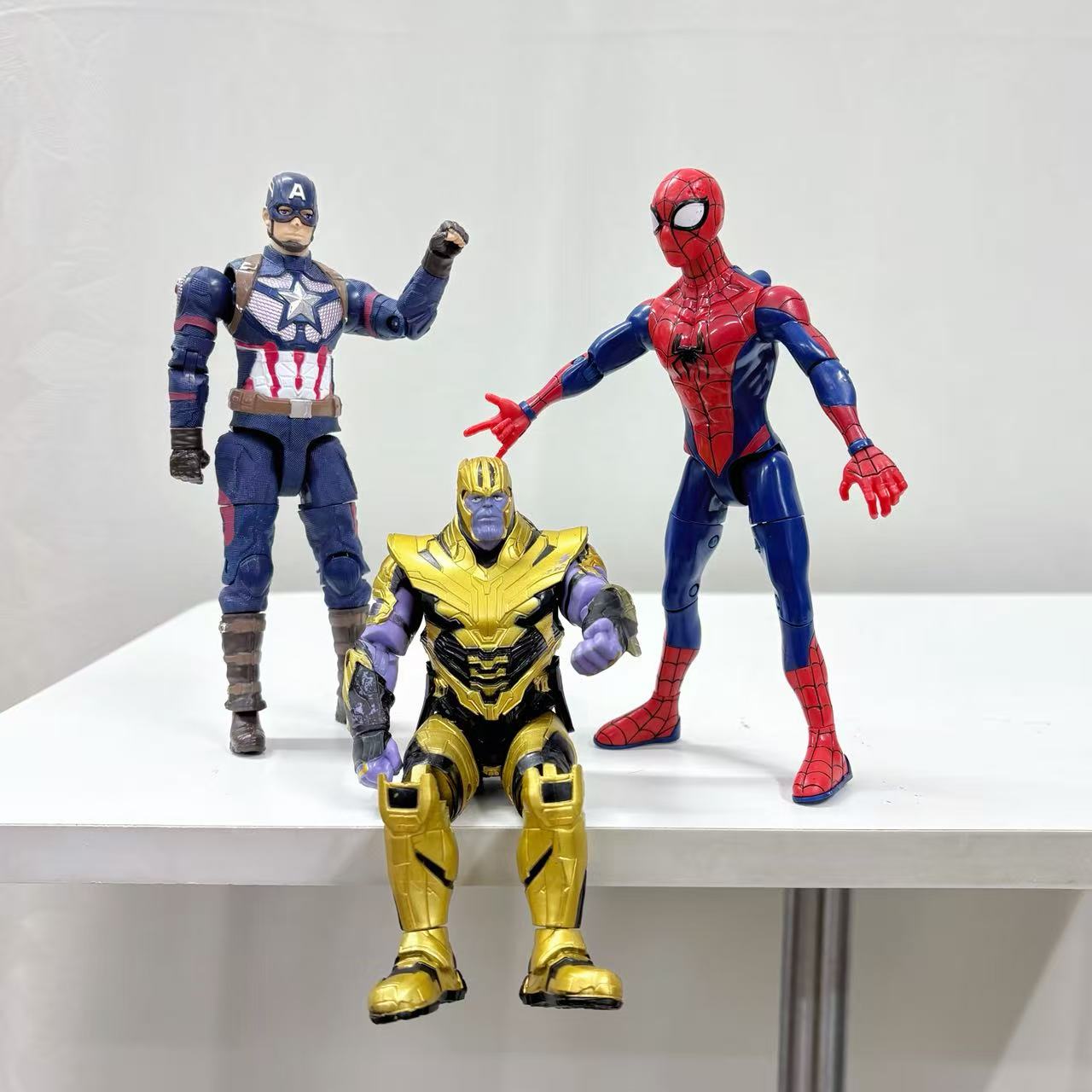 【微瑕疵】复仇者漫威系列手办关节可动人仔模型摆件男孩玩具