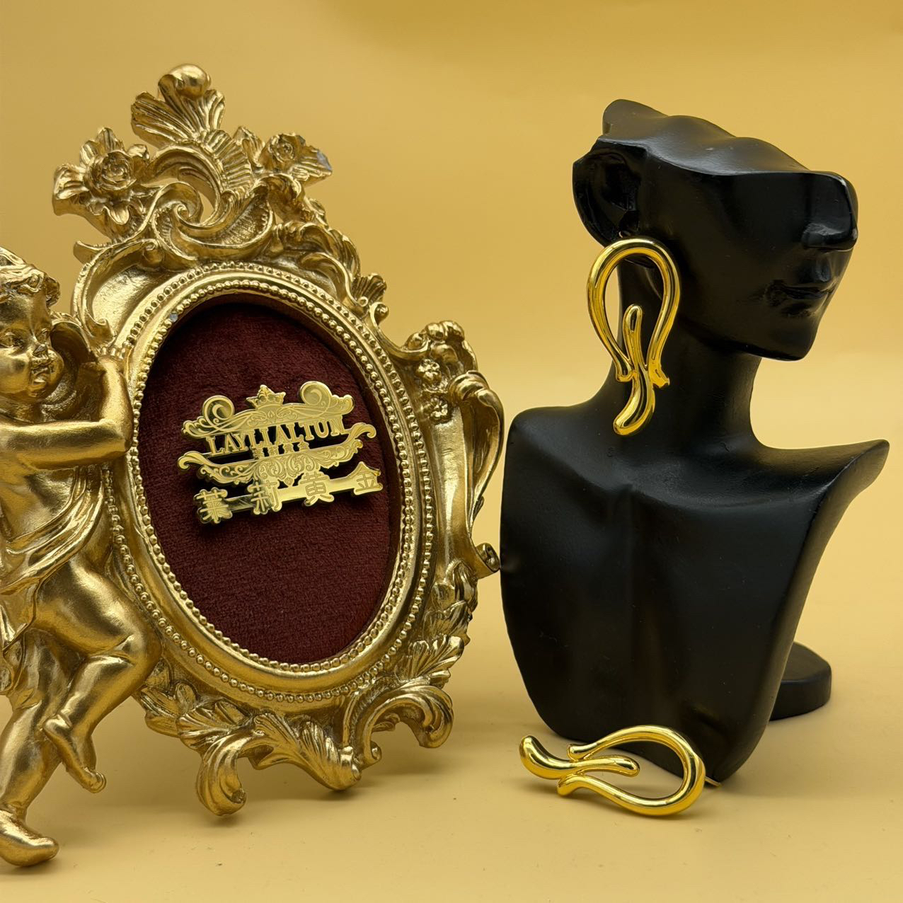 A播 3.39g 足金999 耳饰e