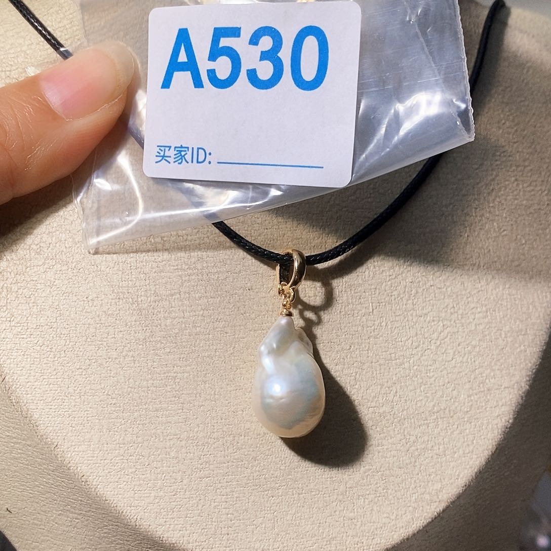 未镶嵌淡水珍珠颈饰