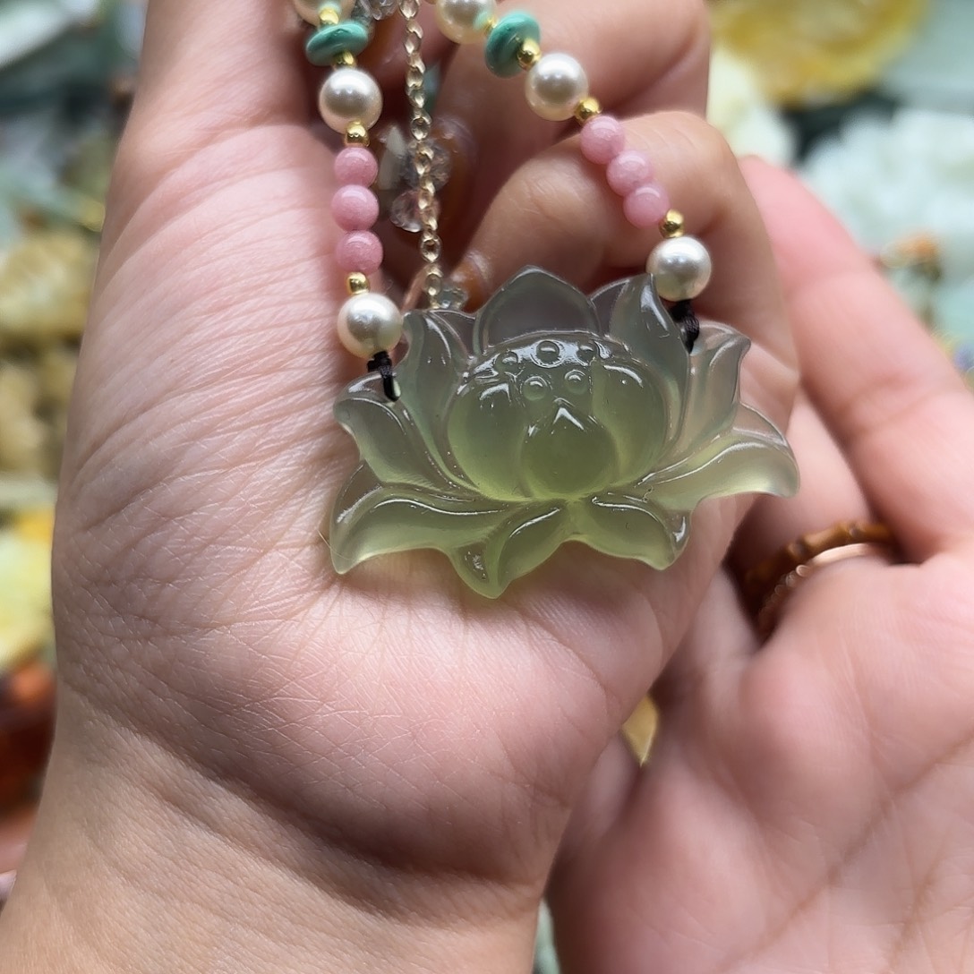 蛇纹石玉未镶嵌吊坠