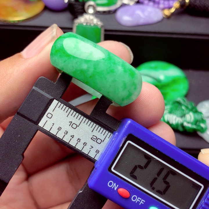 翡翠未镶嵌戒指戒指