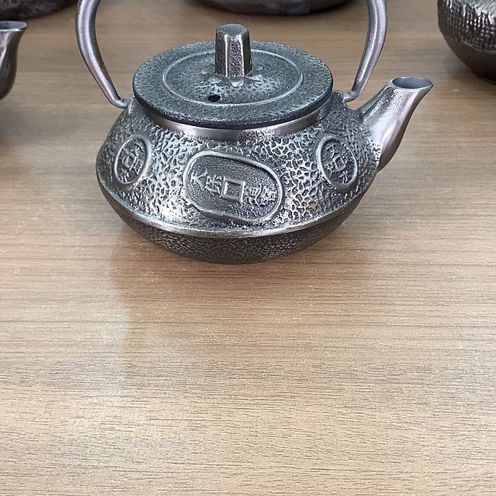 1钱袋砂铁壶300毫升纯手工打造