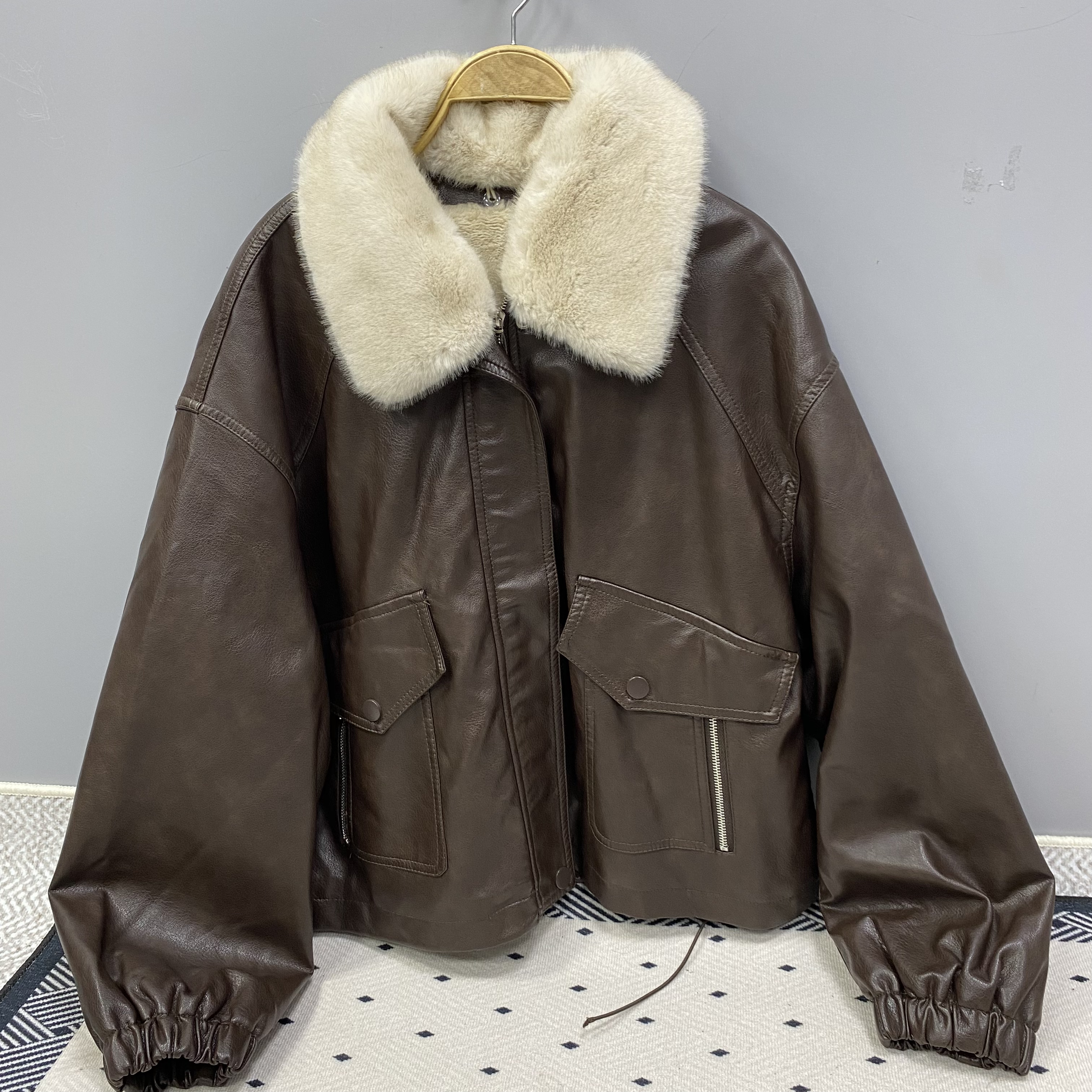 810#新款女装时尚外套（微瑕介意勿拍）