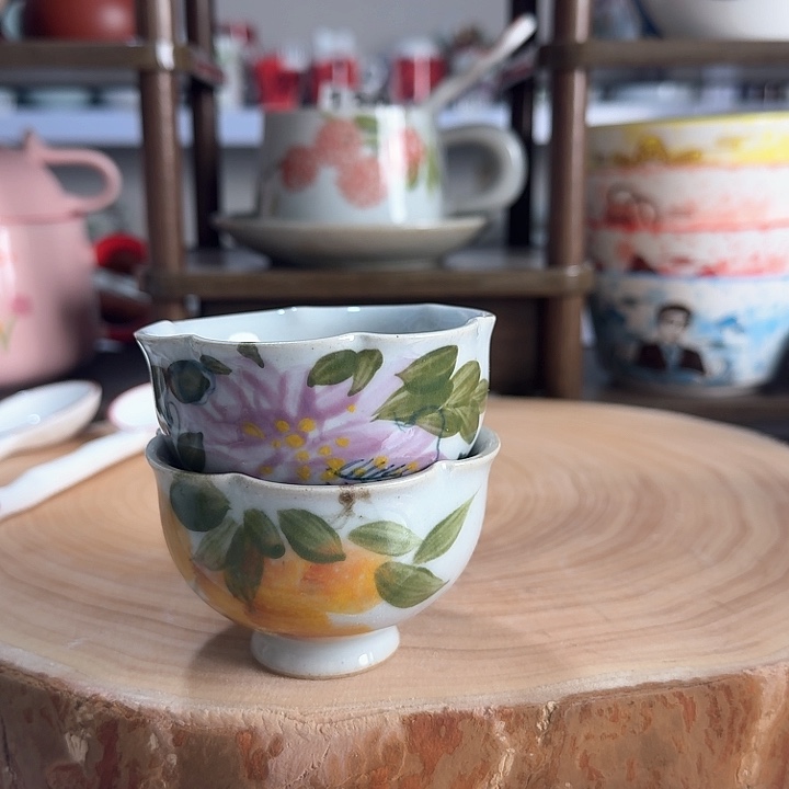 景德镇陶瓷花口小杯杯