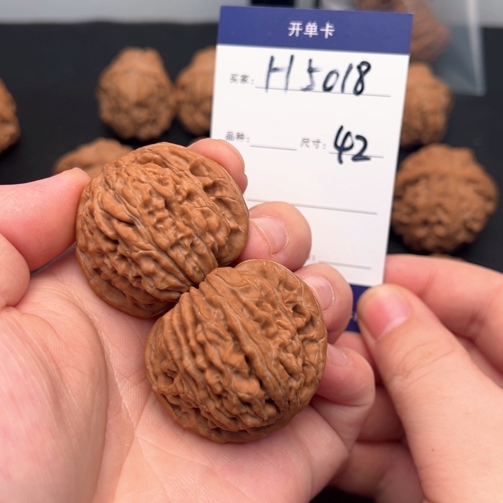 文玩核桃把件绝**然山西老树一代汉高楼5018