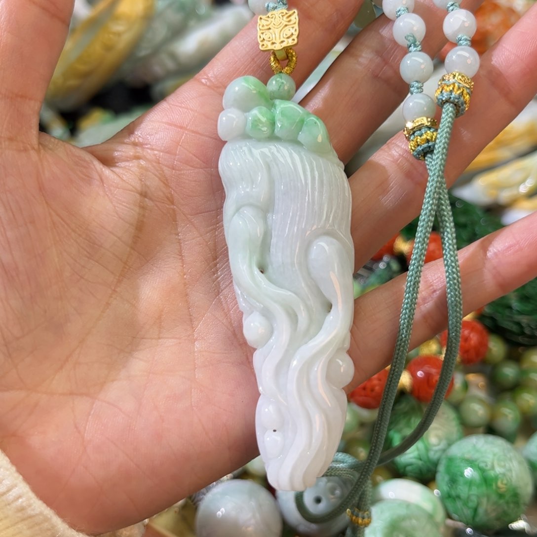 翡翠颈饰未镶嵌待编款