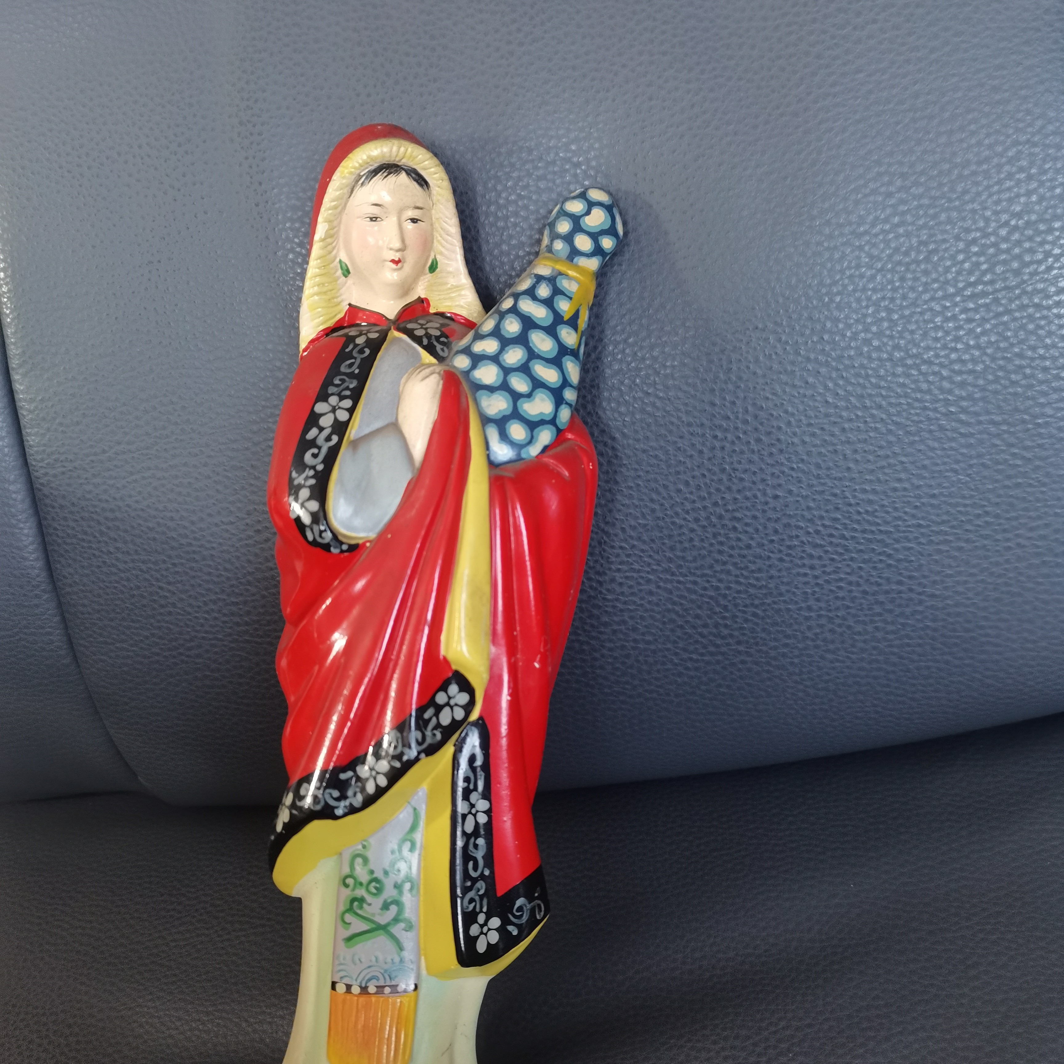 精品怀旧摆件一个（古典小说D黄