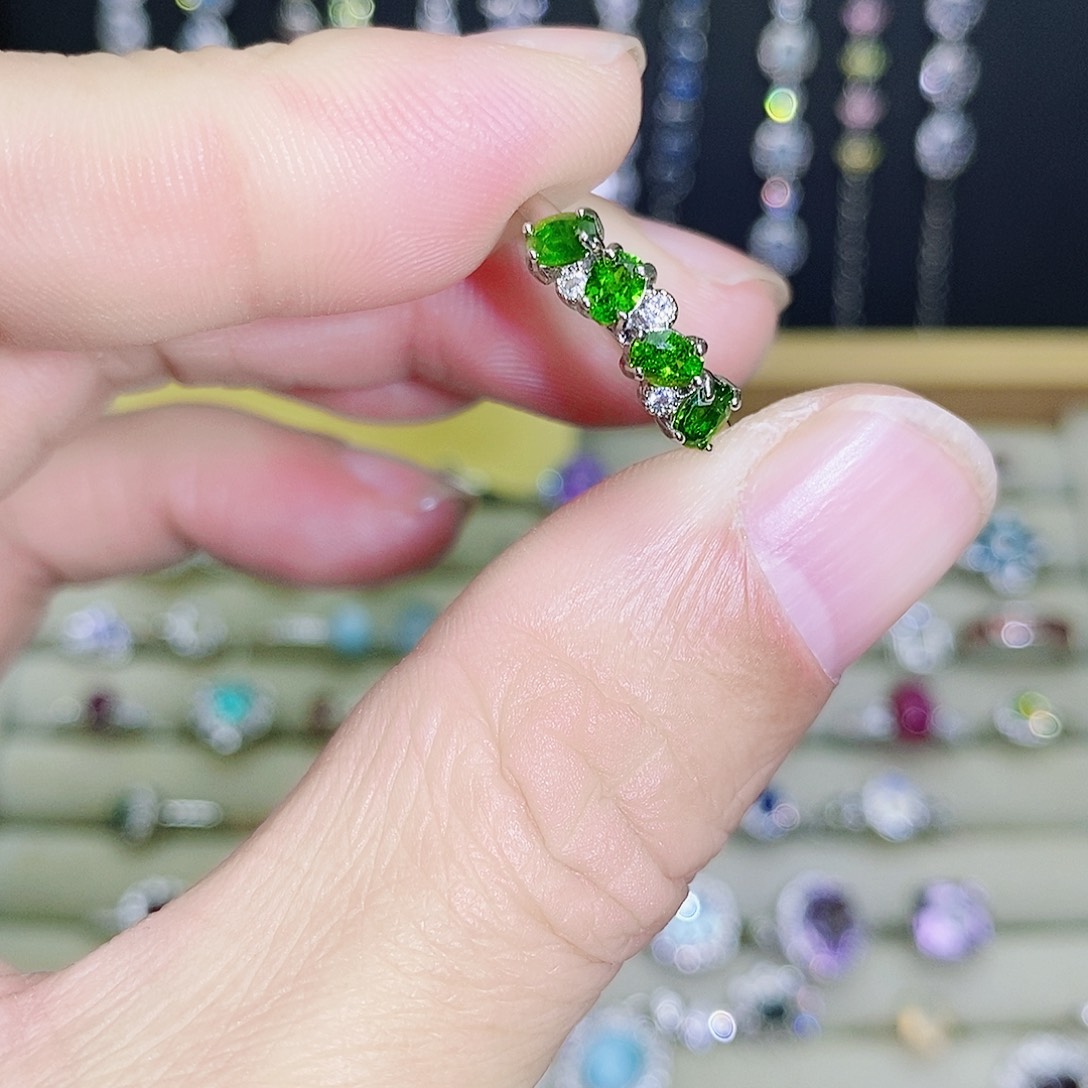 未镶嵌透辉石戒指