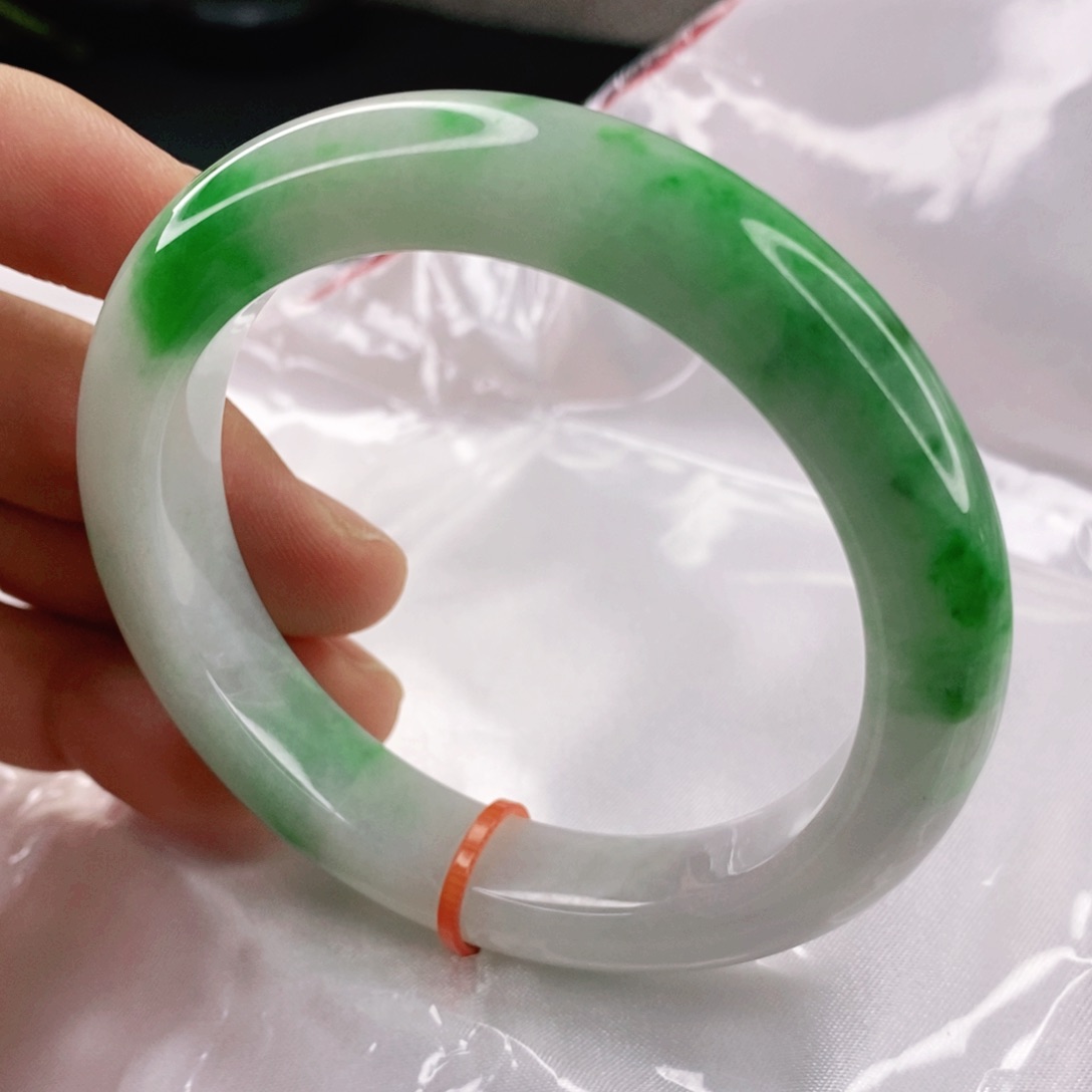 翡翠手镯未镶嵌54.7圈口