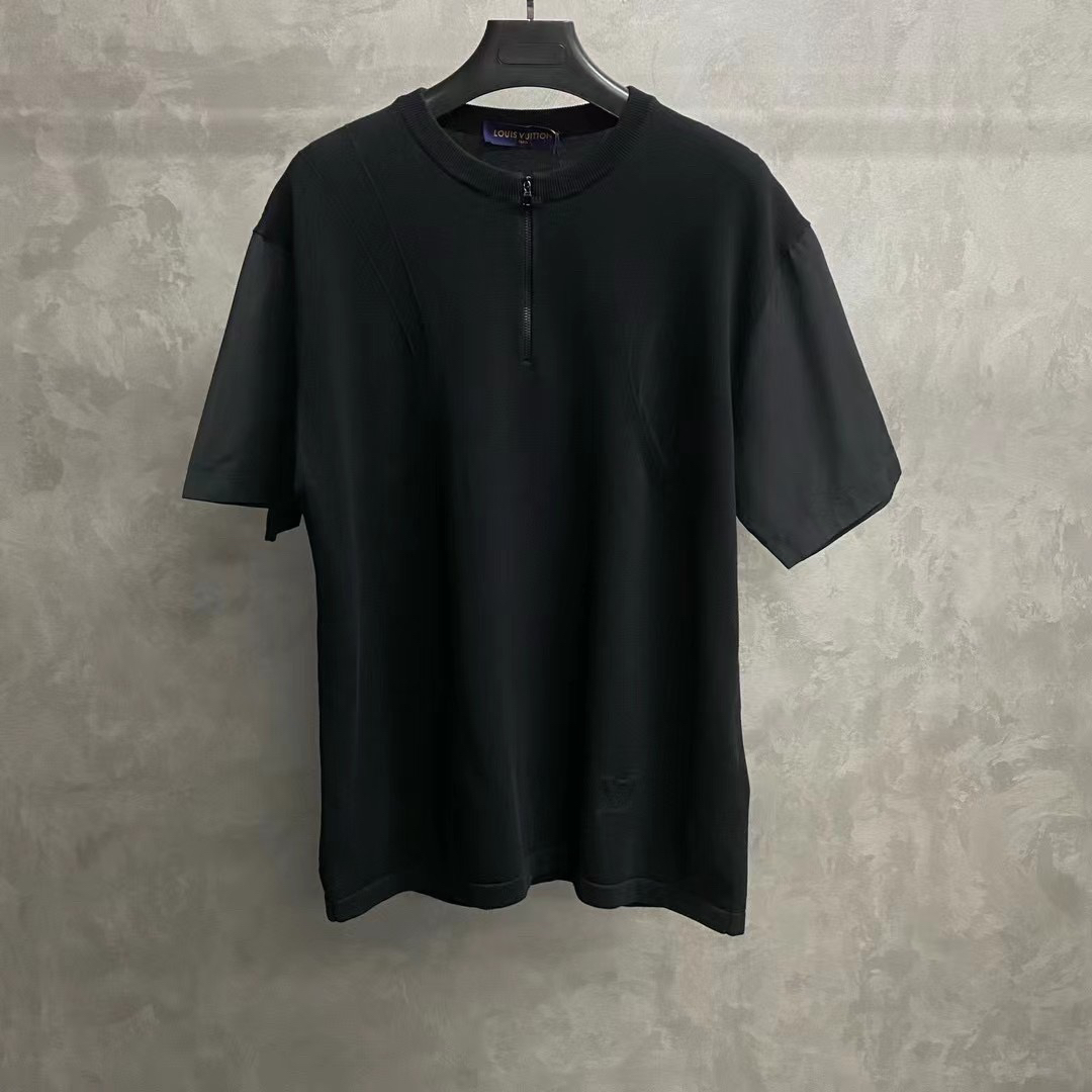 99新 LouisVuitton/路易威登 黑色半拉链针织图案logo短袖/Xxl码/