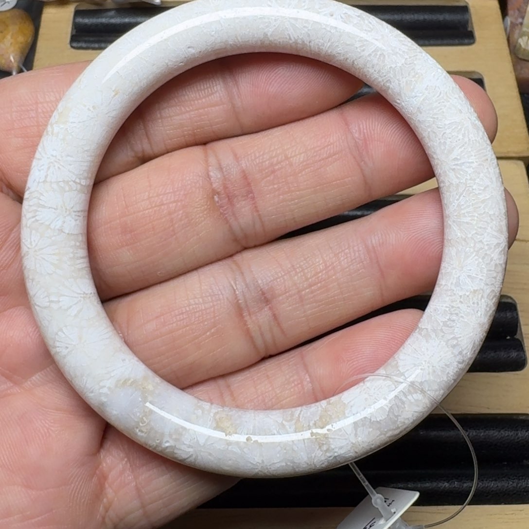 硅化玉纯天然色有机玉石未镶嵌59圈口