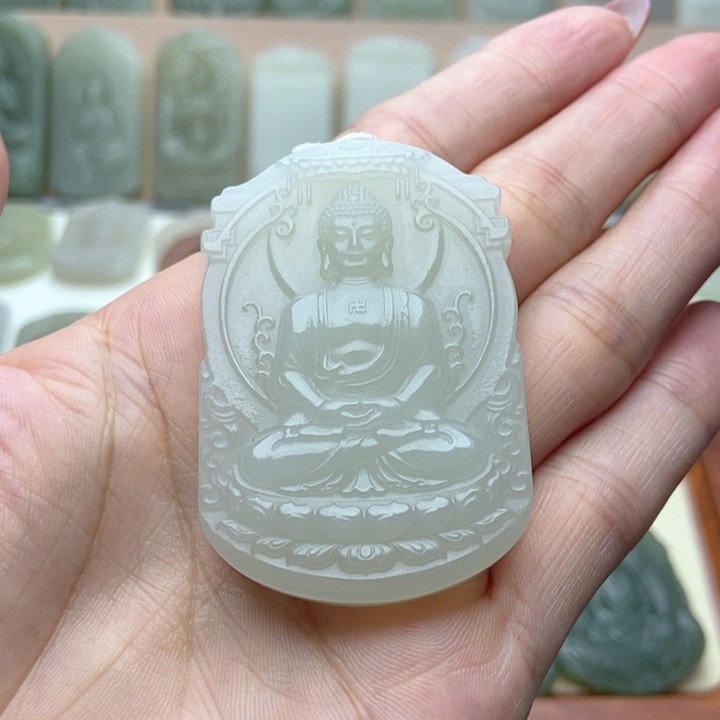和田玉未镶嵌颈饰牛*哄