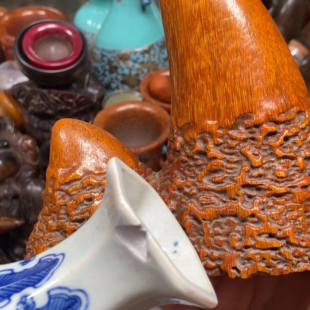 主播节目主持人和主持人的表演