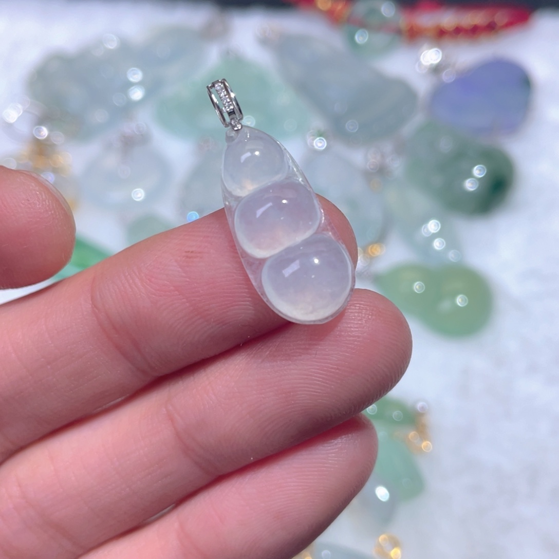 翡翠18K金镶嵌颈饰翡翠