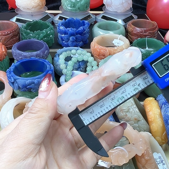 石英质玉手镯未镶嵌