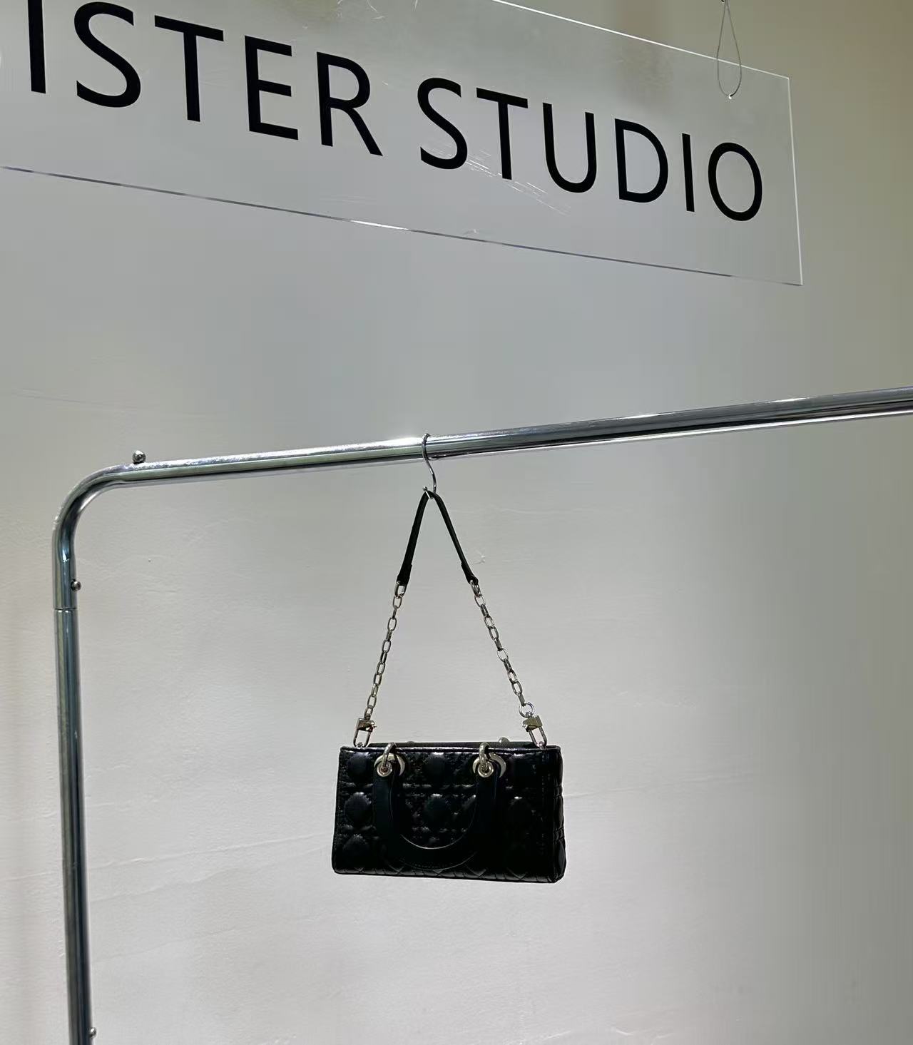 QIQI【横版菲22cm】时尚小众百搭链条腋下包（无公仔挂件）