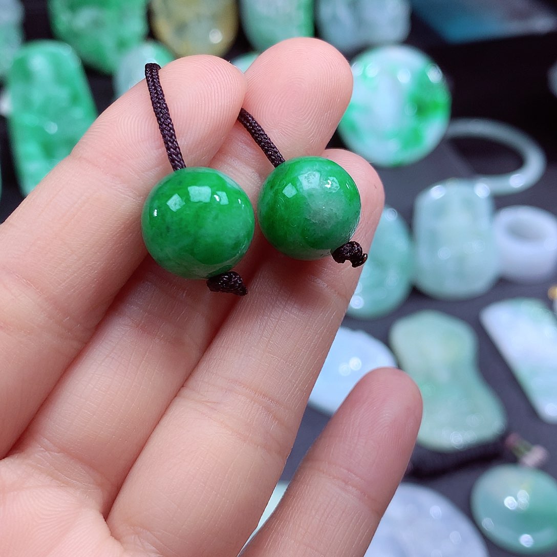 翡翠颈饰未镶嵌翡翠吊坠