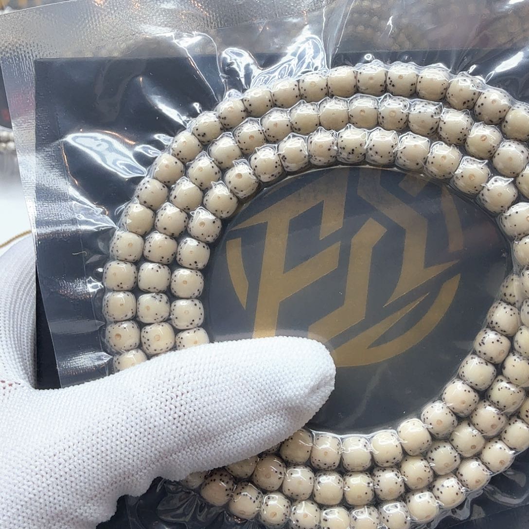 星月菩提吊坠1骨瓷白7左右108