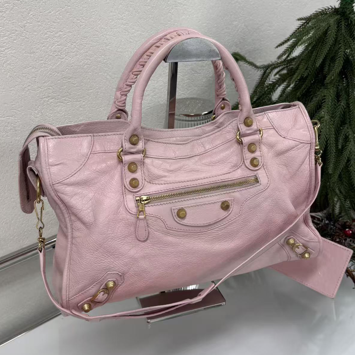 95新 Balenciaga/巴黎世家 粉金菠萝钉中号机车斜挎包单肩