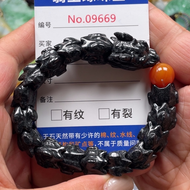 翡翠挂件未镶嵌翡玉缘翡翠挂件