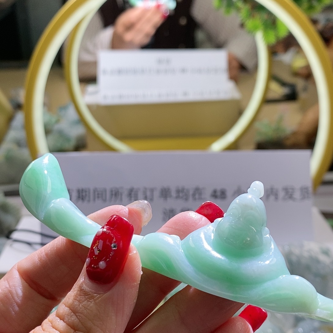 【闪购商品】翡翠颈饰未镶嵌佛