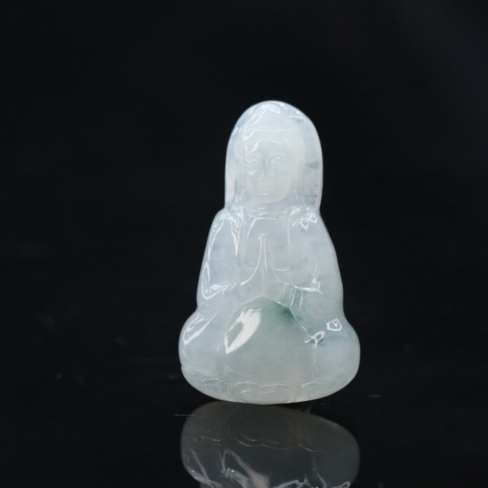 33天然缅甸翡翠A货观音挂件/400053/上海嘉禾拍卖