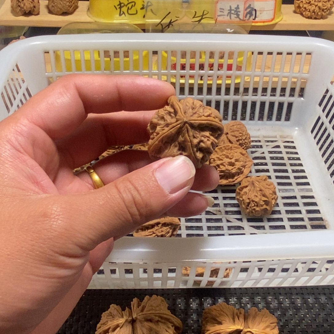 顾***.吊坠文玩核桃核桃异形