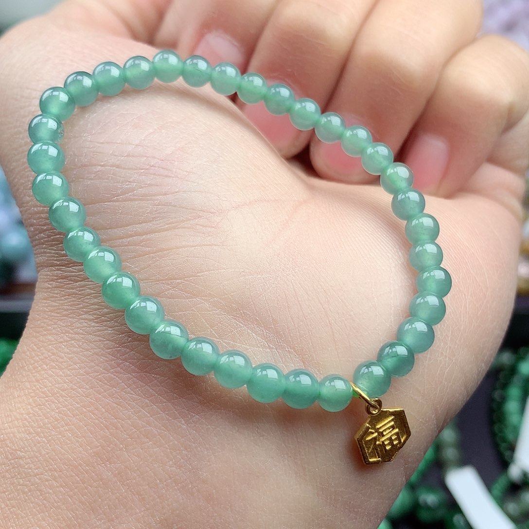 翡翠颈饰未镶嵌手串