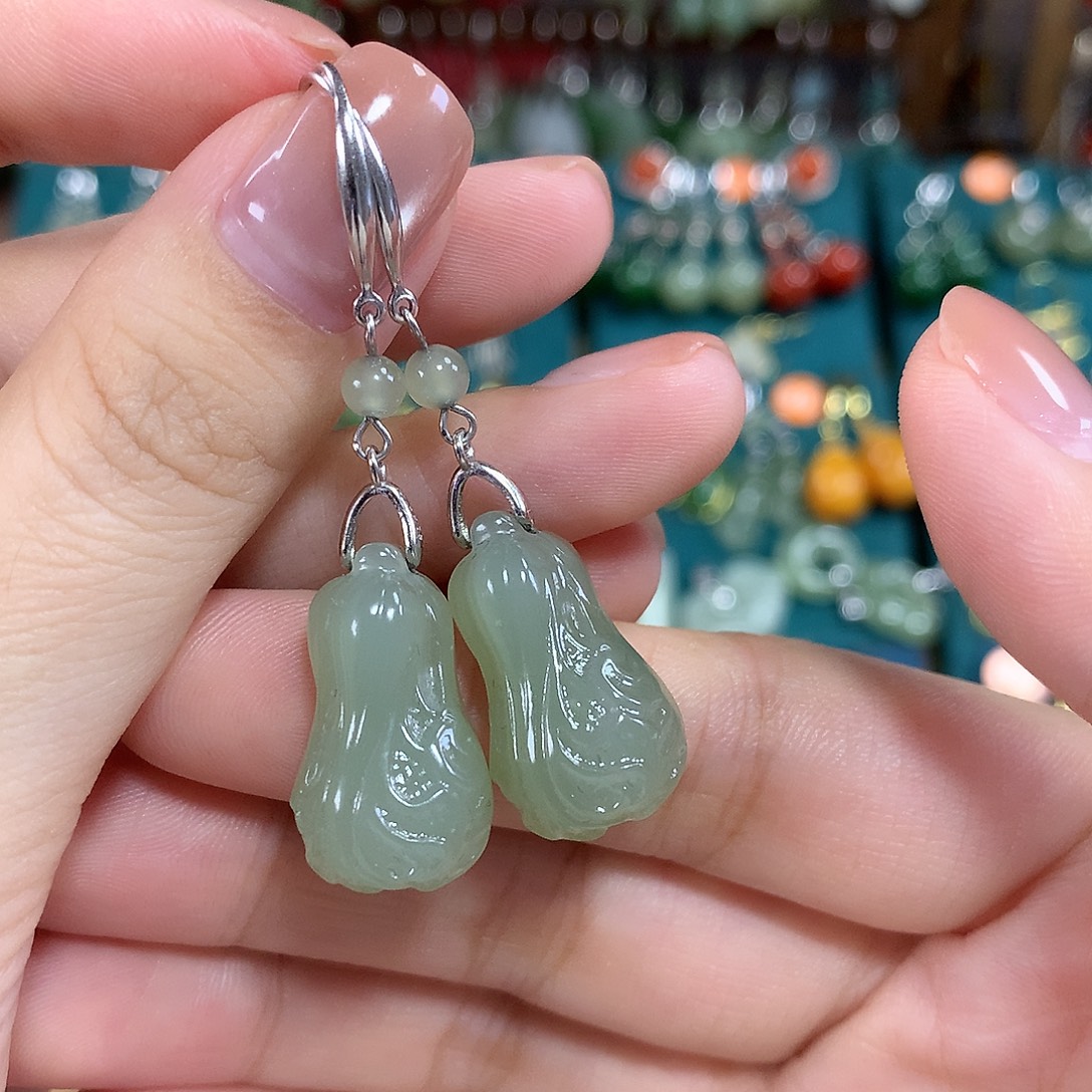 和田玉银S925镶嵌耳饰大白菜卡21.5左右