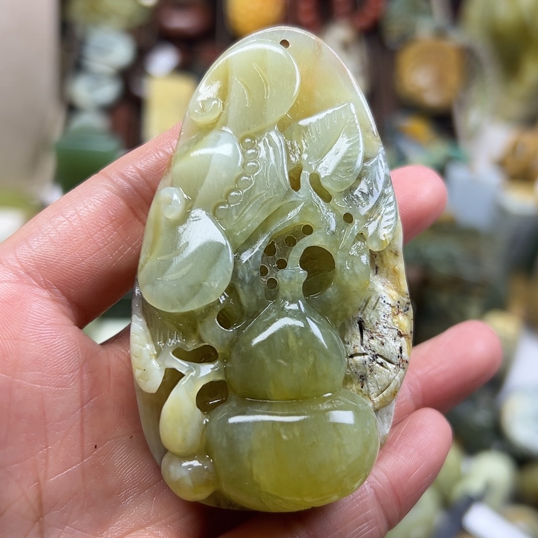 岫玉未镶嵌颈饰花玉葫芦原皮手玩