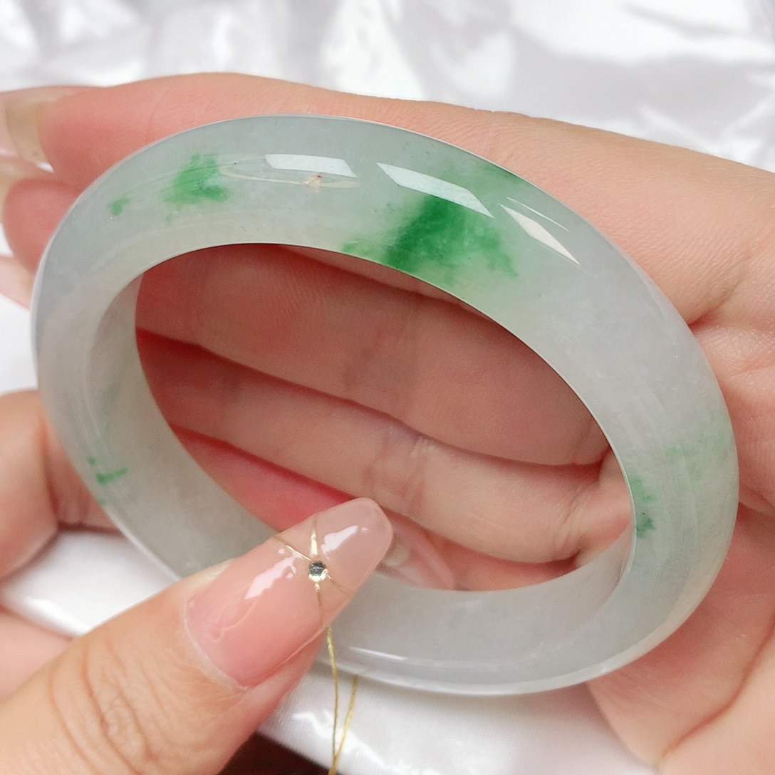 翡翠手镯未镶嵌抖音753