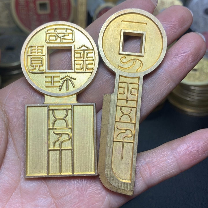 铜现代工艺品花钱06