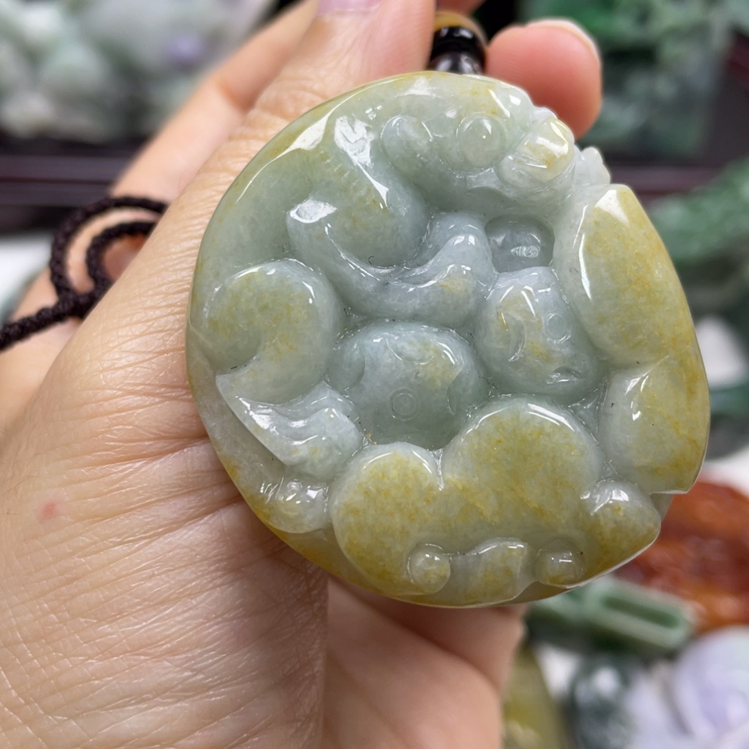 翡翠未镶嵌颈饰牌子