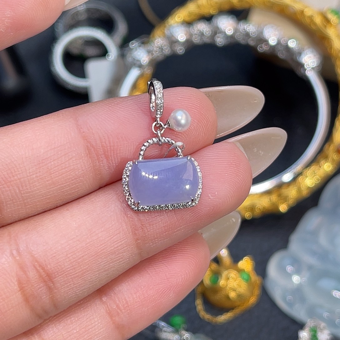 翡翠18K金镶嵌颈饰包包