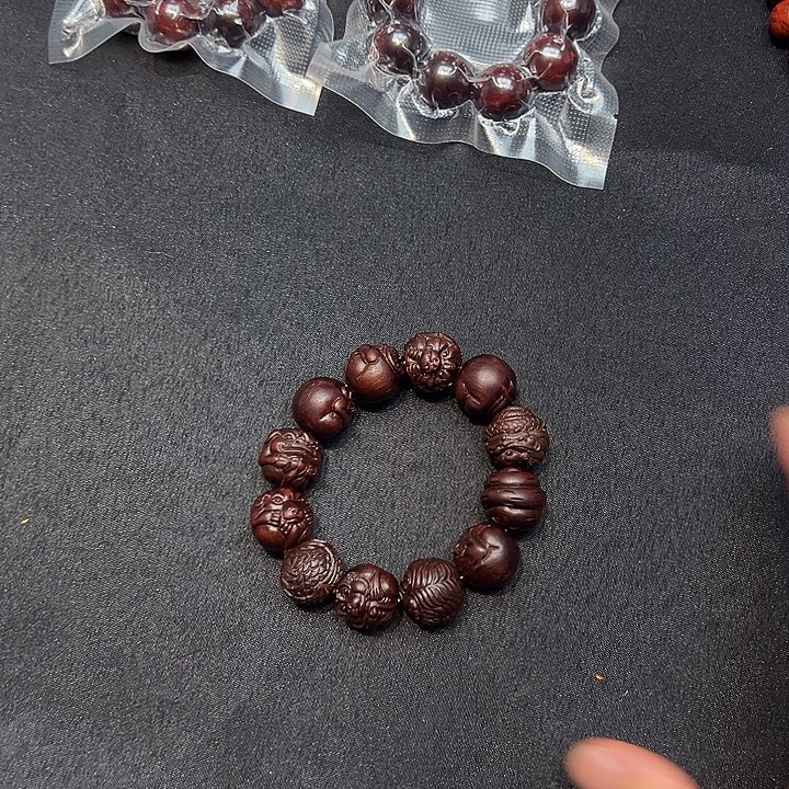 亲***亲小叶紫檀手串/手链12生肖